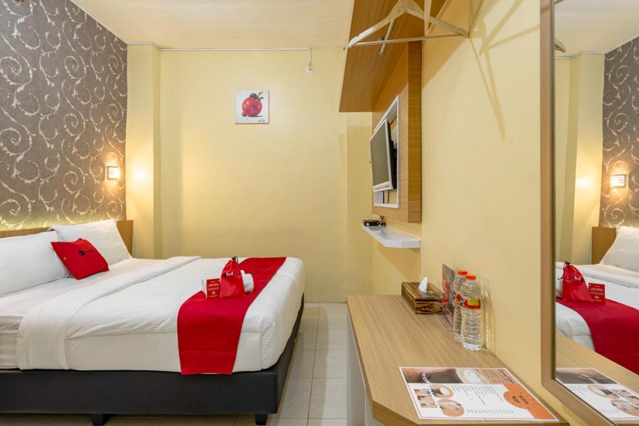 Hotel Reddoorz Near Dino Park Malang Exteriér fotografie