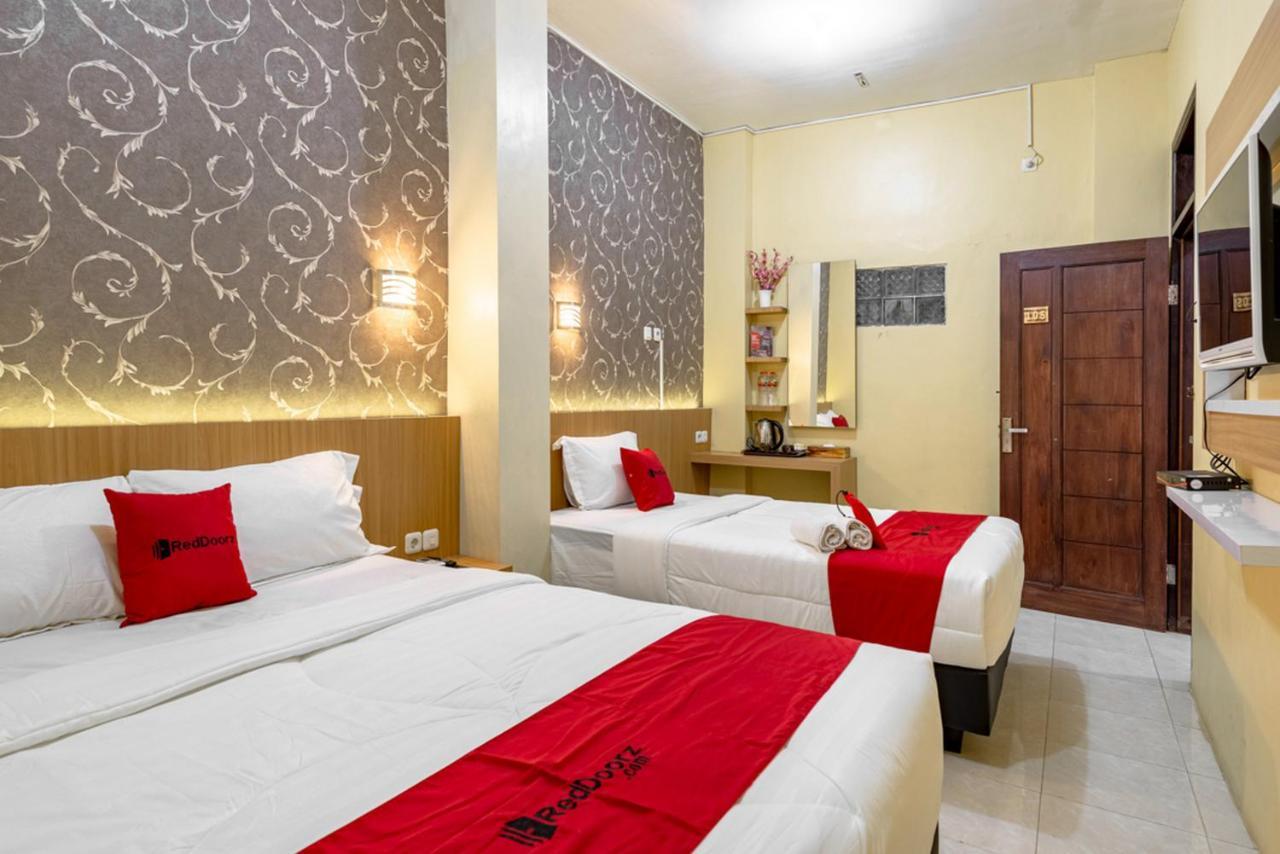Hotel Reddoorz Near Dino Park Malang Exteriér fotografie