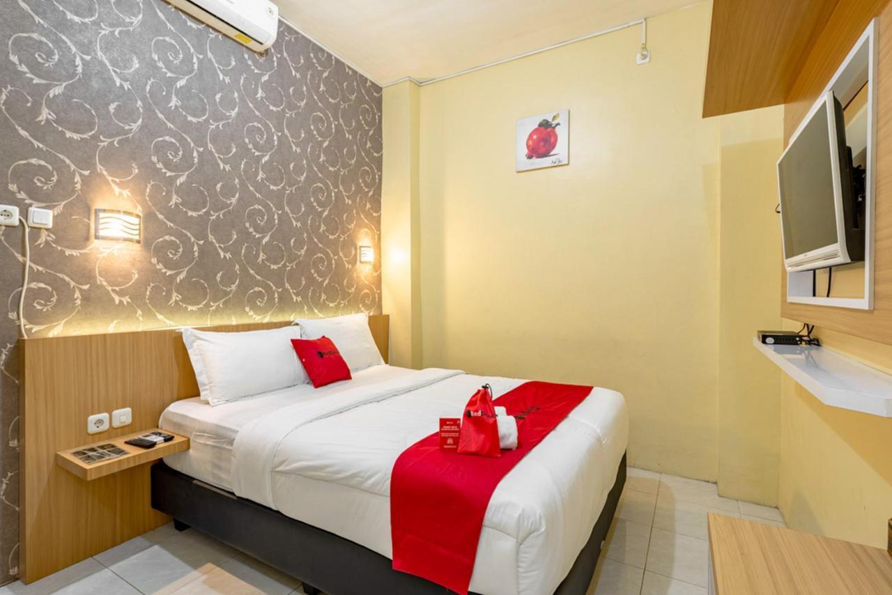 Hotel Reddoorz Near Dino Park Malang Exteriér fotografie